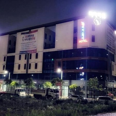 Pyeongtaek Godeok Rich Stay Hotel Exterior photo