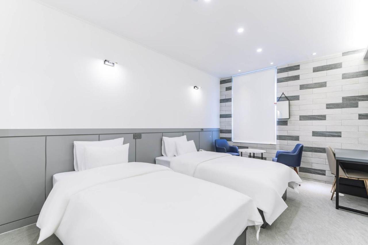 Pyeongtaek Godeok Rich Stay Hotel Exterior photo