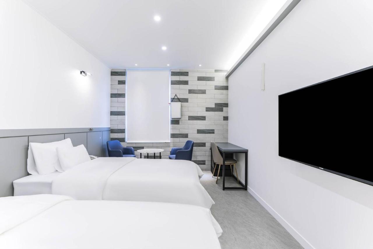 Pyeongtaek Godeok Rich Stay Hotel Exterior photo