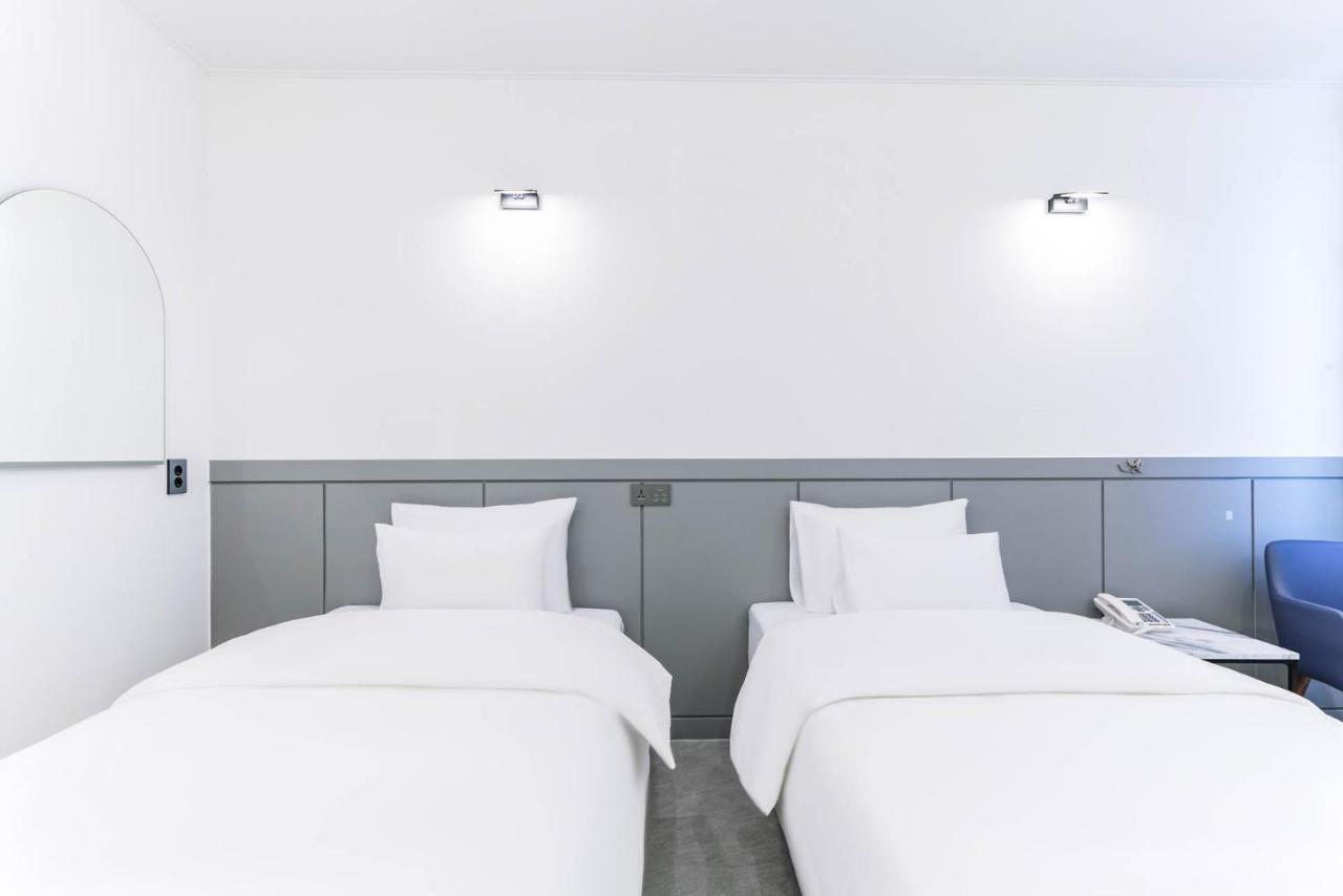 Pyeongtaek Godeok Rich Stay Hotel Exterior photo